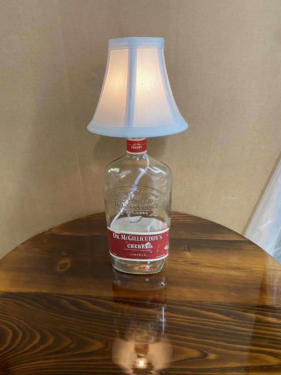 McGillicuddys-Light