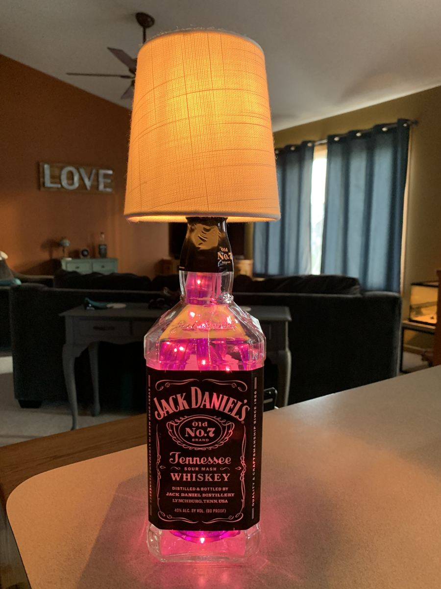 jackdaniels-red-light